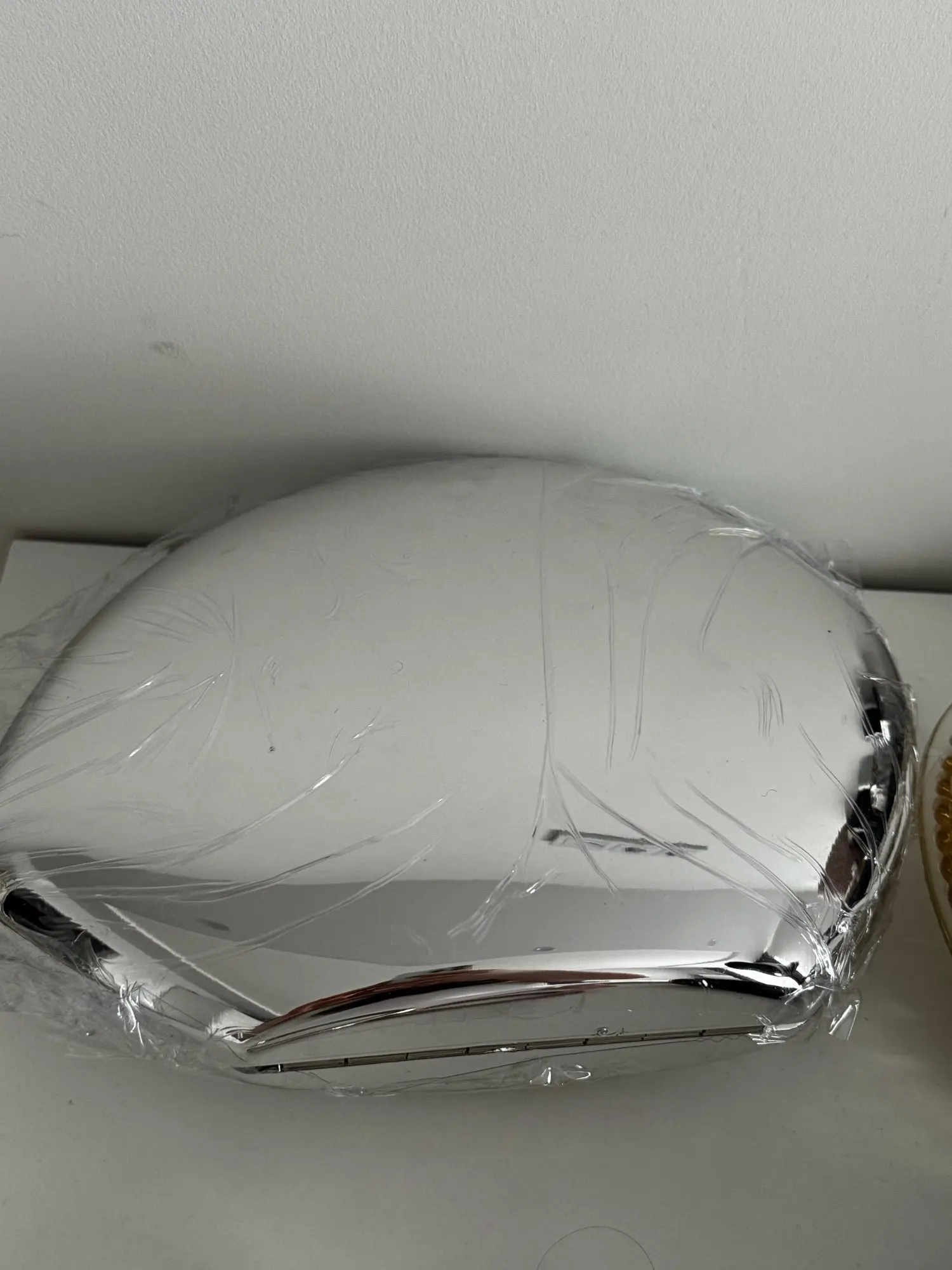 Pochette de styliste en forme de coquille acrylique, doré et argenté photo review