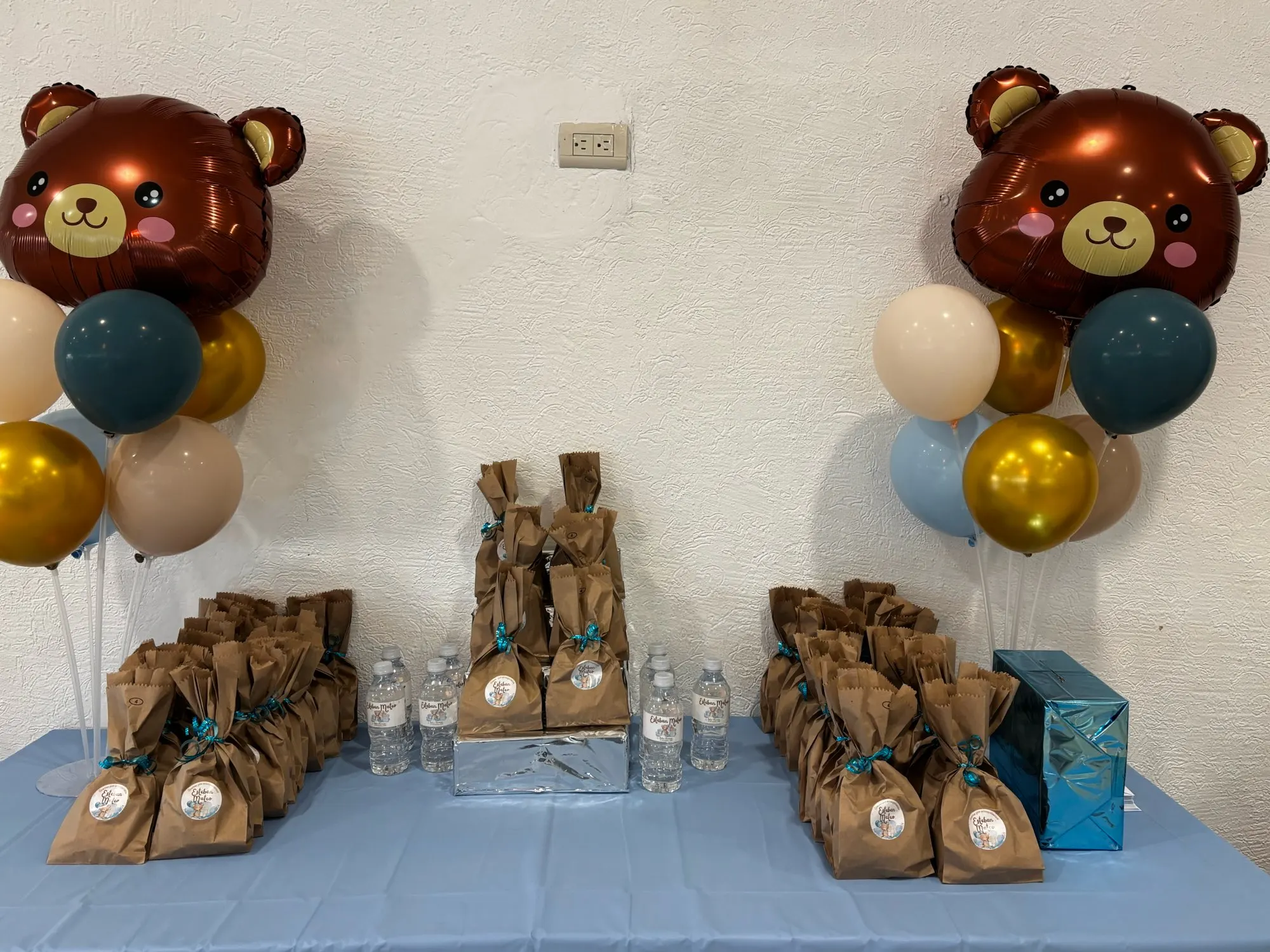 Wedding Table Balloon Stand - Balloon Holder Support for Floating Table Decorations photo review