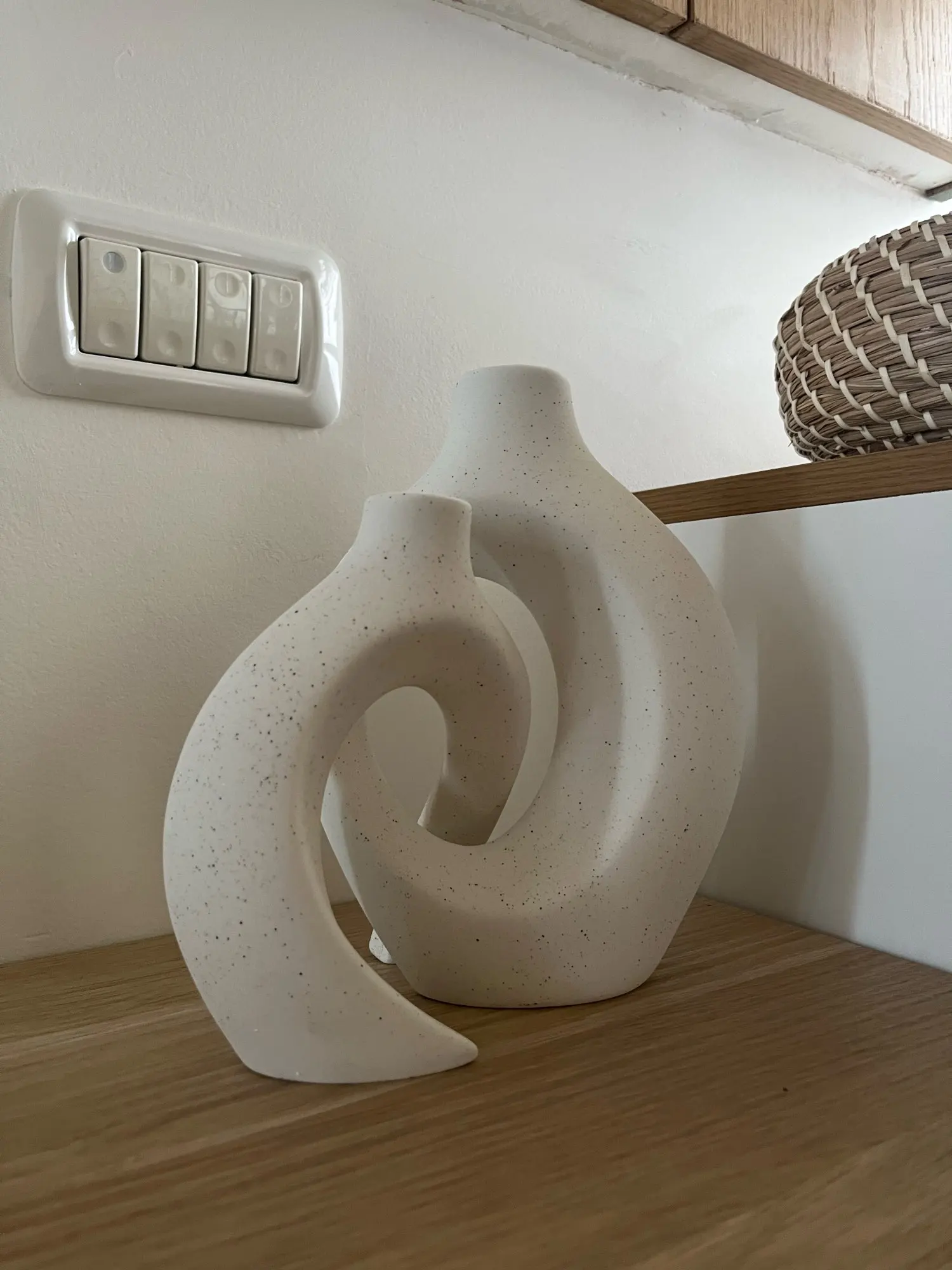 European Ceramic Vase Set Creative White Simple Home Decoration Living Room Entryway TV Cabinet Decoration photo review