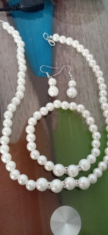 Simulated Pearls Jewelry Set photo review