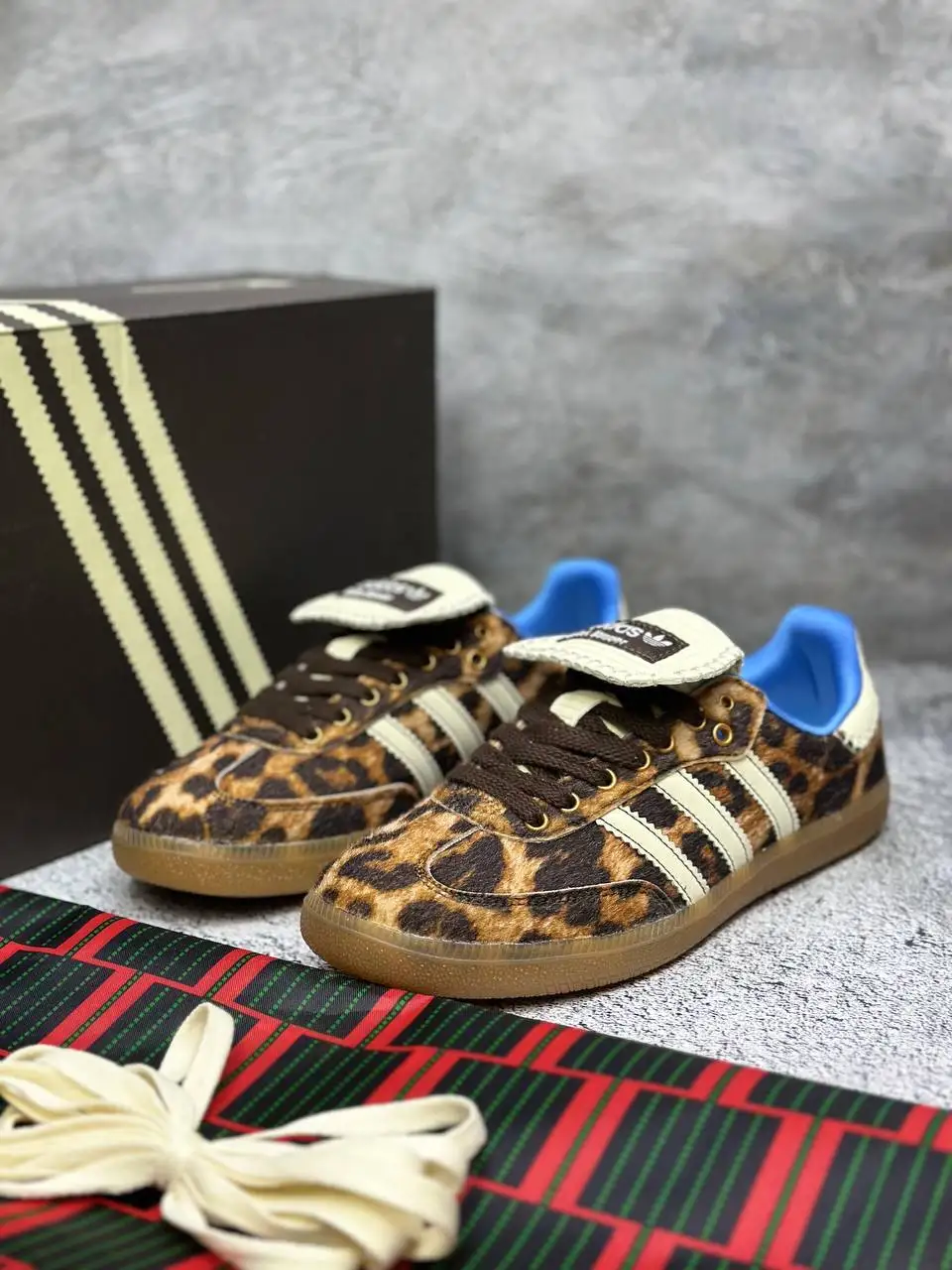 adidas gazelle silver green womens adidas Originals Women's Samba OG main image 0