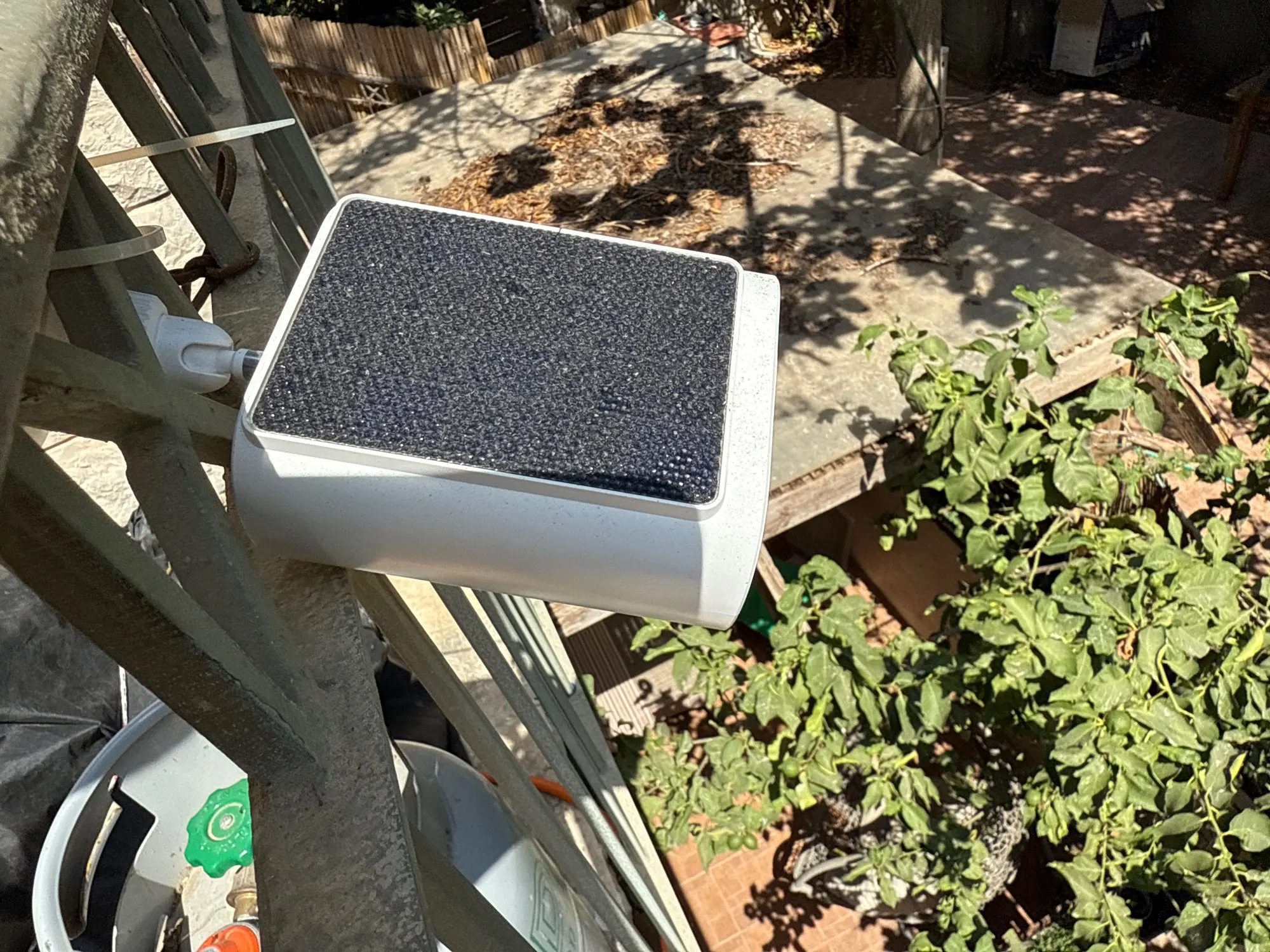 ALEVIO 2.5K Outdoor Solar Camera Wireless Cam WIFI Ultra Standby Time PIR Motion Light Color Night Vision AI Detect Battery Cam photo review