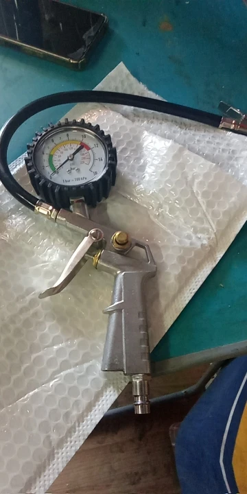 Medidor de monitoreo de presión de aire de neumáticos multifuncional para motocicleta y coche, probador de compresor de aire, medidor de Dial, herramientas de bomba infladora, 220PSI photo review