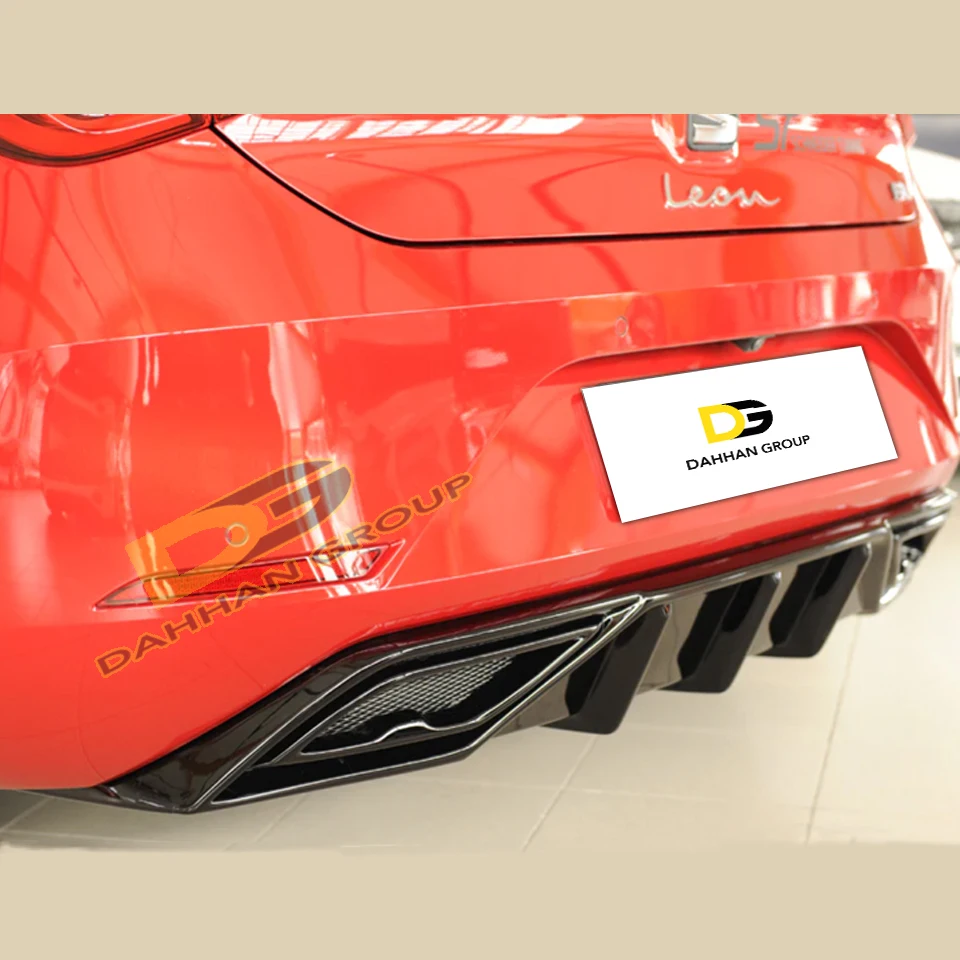Seat Leon MK4 2020 rieger modelka zadní difusor záclonka spoiler die linke a práva výstup klavír lesklý černá povrch plastový FR souprava