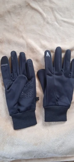 FrostShield Handschuhe – Warm, Wasserdicht & Reflektierend für jedes Winterabenteuer photo review