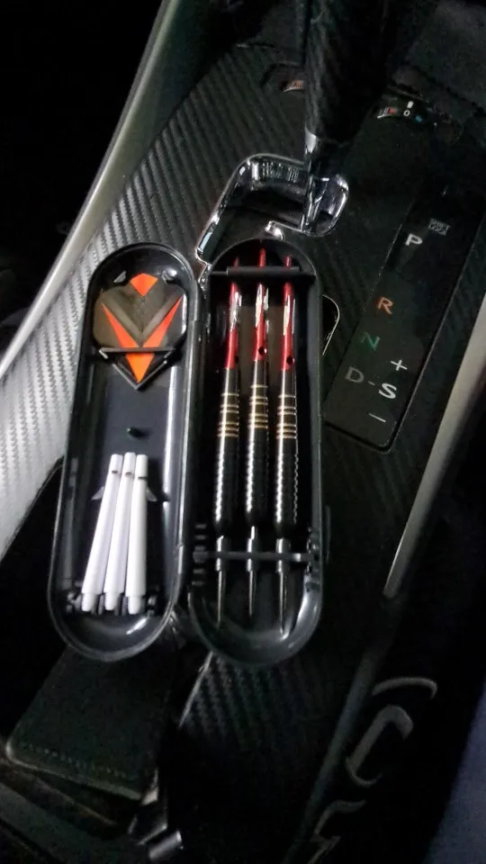 Coffret 3 Fléchettes Pro Violettes 23g – Pointes Acier Fûts Laiton Doré photo review