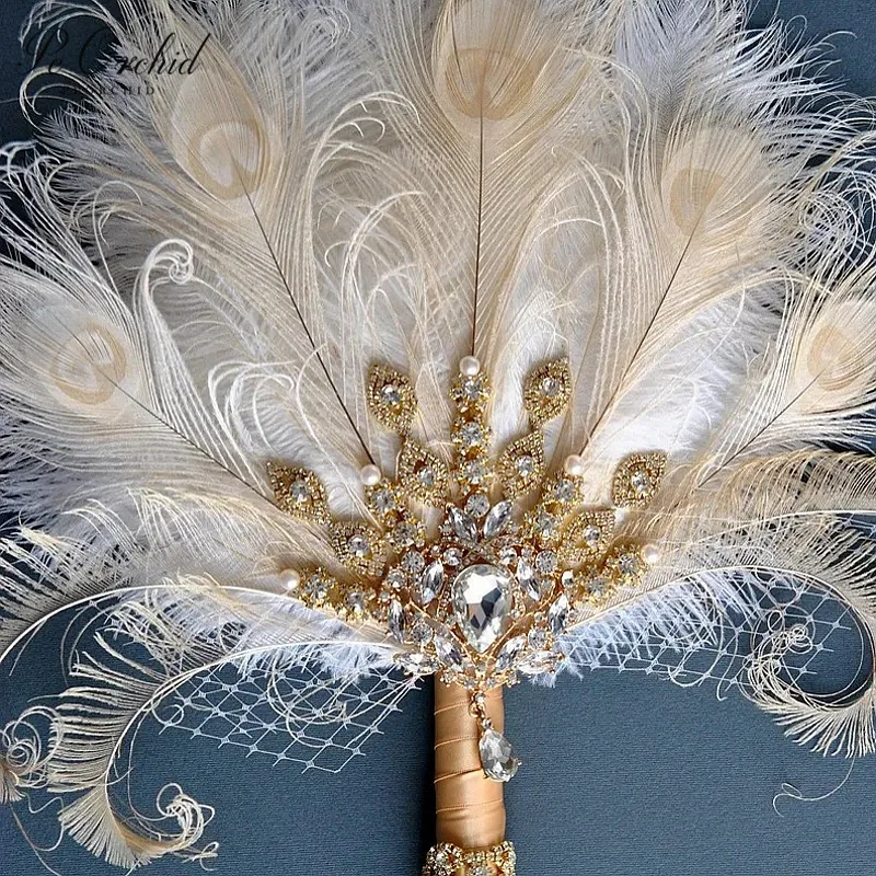 PEORCHID Gatsby 1902s Gold Bridal Brooch Bouquet Ivory Ostrich Feather Hand Fan Wedding Bouquet Gift Vintage Peacock Feather fan