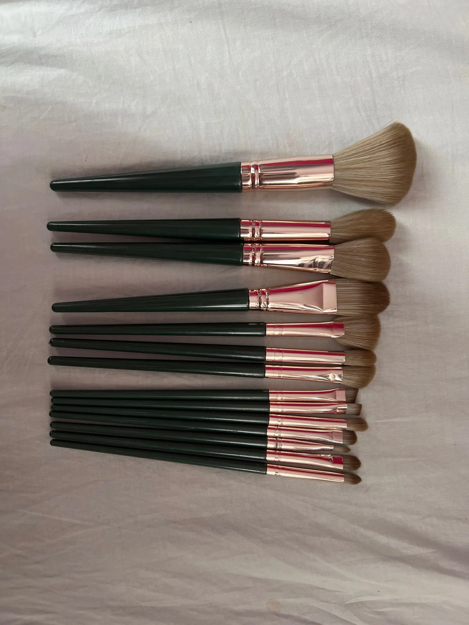 JTFIL Makeup Brushes Soft Fluffy Makeup Tools Cosmetic Powder Eye Shadow Foundation Blush Blending Beauty Make Up Brush Beauty photo review