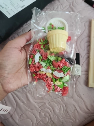 1PC Mini Succulent Flower Pot Building Blocks Simulation Flower Assembling Brick Model Kids Toys photo review