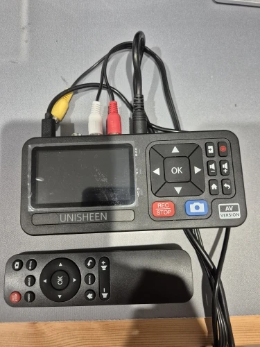 UNISHEEN UR230A Analog CVBS RCA SVideo Camera USB Tape VCR VHS Capture Card Box MP3 Video Recoder photo review
