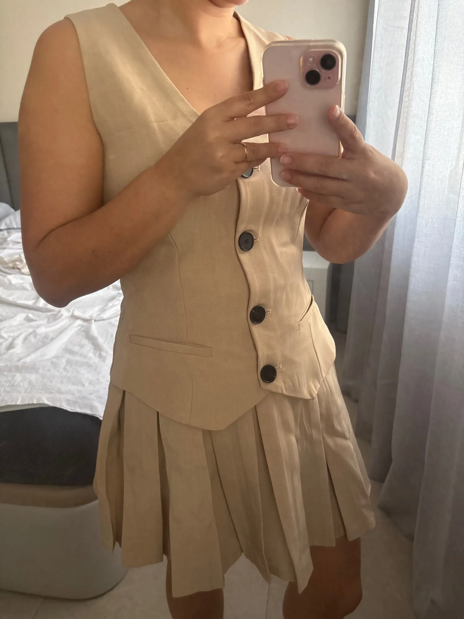 Women's V-Neck Sleeveless Pleated Mini Dress photo review