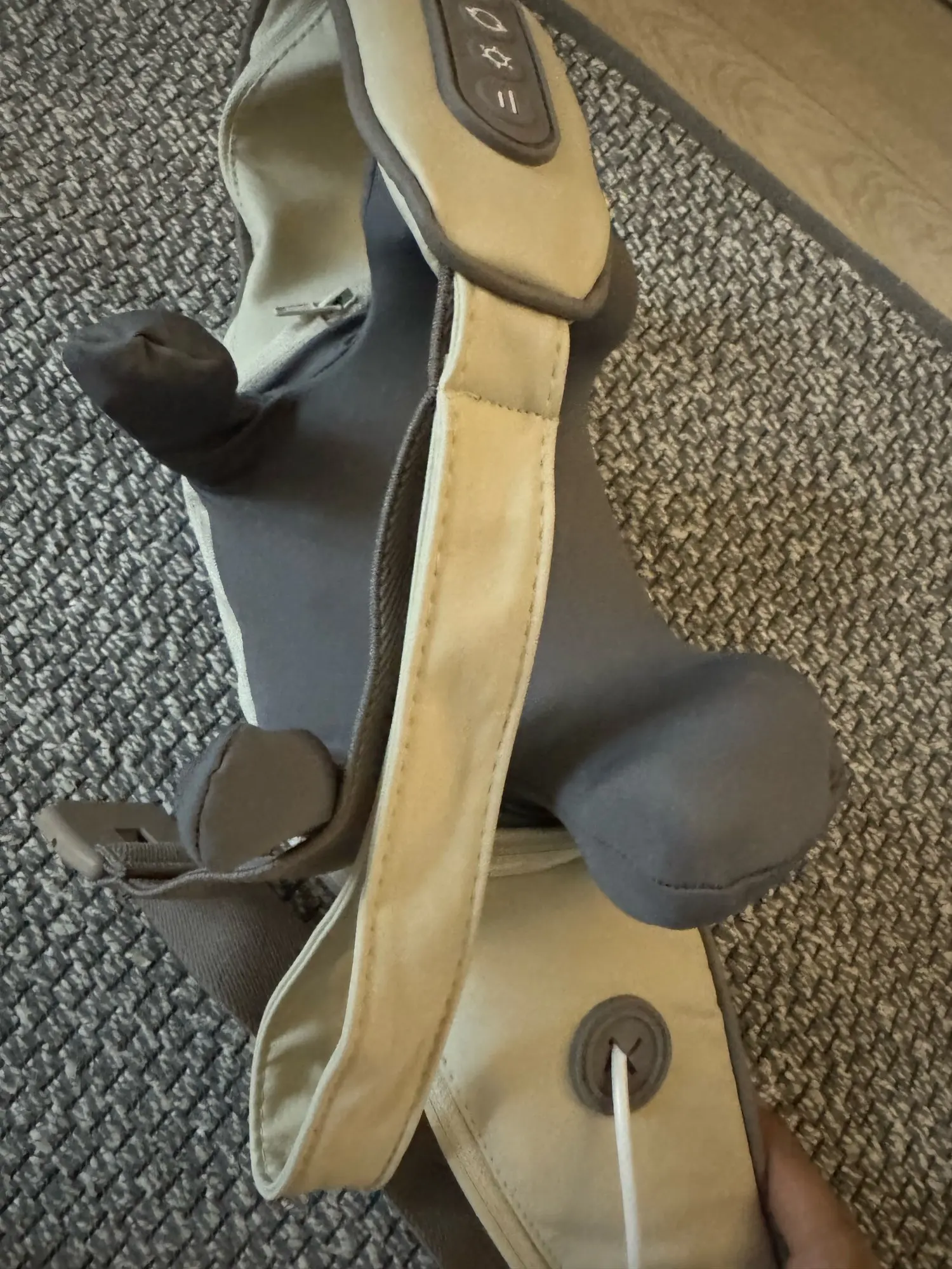 ReFresh - Nacken- und Rückenmassagegerät (Beige) photo review