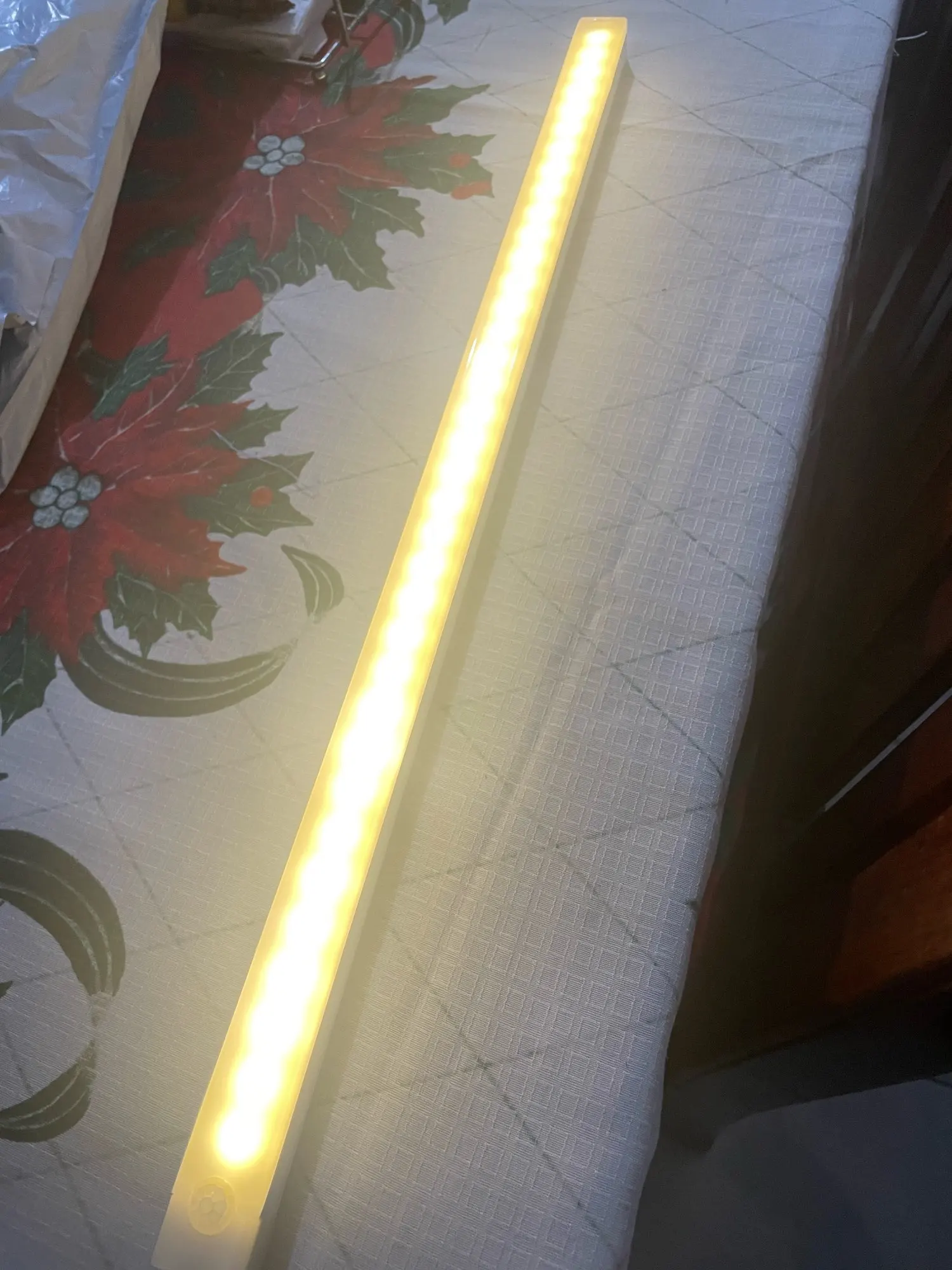 Luz LED nocturna con Sensor de movimiento para decoración del hogar, luz de carga inalámbrica para armario, pasillo, cocina, armario, escaleras, 1 unidad photo review