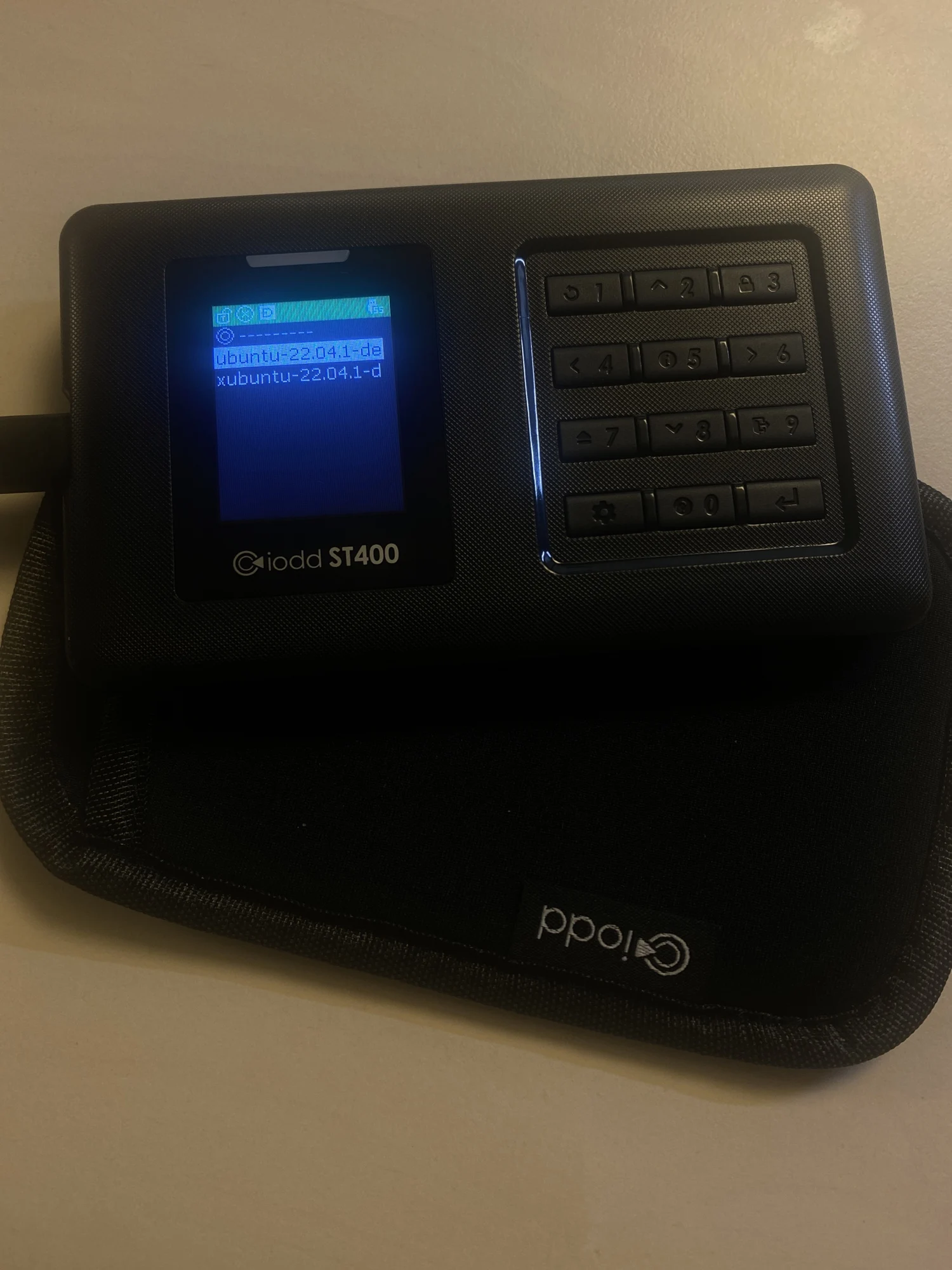 Отзыв о товаре IODD ST400 5,5-дюймовый корпус/USB-C/Bootable Virtual ODD & HDD / AES256 шифрование максимум до 76 цифр/защита записи/2,5 ( от пользователя D***v