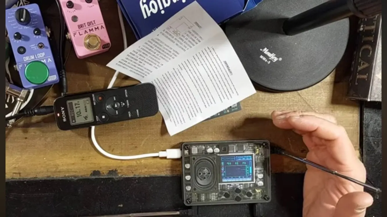 Theremaniac™ | Compact Theremin with Multiple Sounds