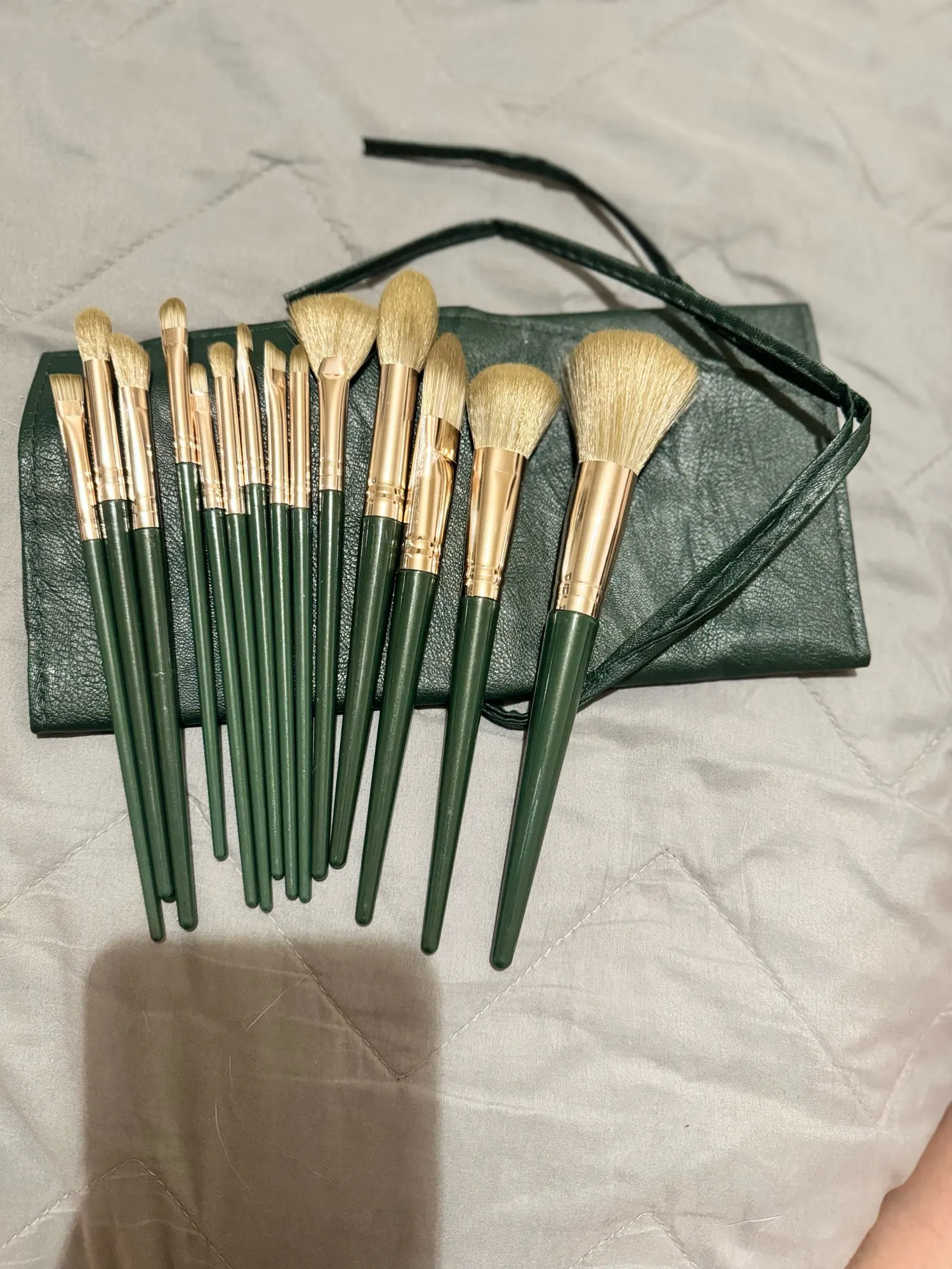 JTFIL Makeup Brushes Soft Fluffy Makeup Tools Cosmetic Powder Eye Shadow Foundation Blush Blending Beauty Make Up Brush Beauty photo review