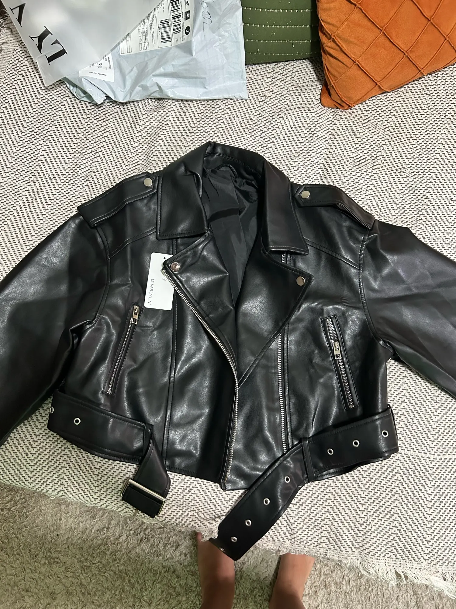 Ailegogo Faux Leather Short Jacket photo review