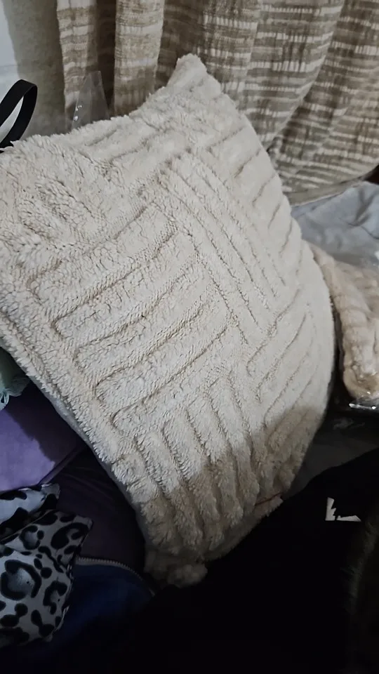 1pc Boho Faux Fur Plush Throw Pillow Covers, Cream White, Luxury SoftFluffy Decorative Cushion Cover Pillowcase for Sofa, Couch photo review