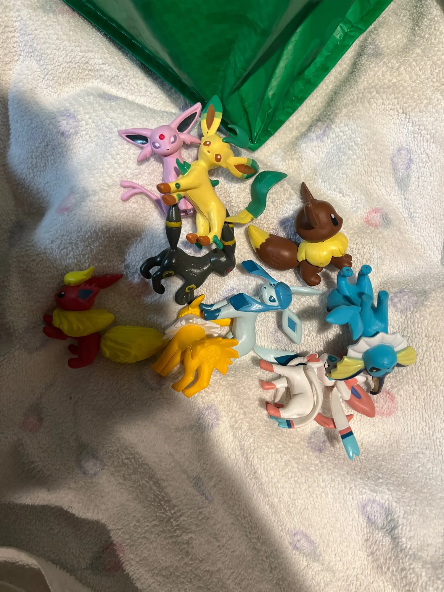 Takara Tomy Vaporeon Jolteon Flareon Espeon Umbreon Leafeon Glaceon Eeveelution Anime Pokemon Eevee Figure Doll Toy Gift for Kid photo review