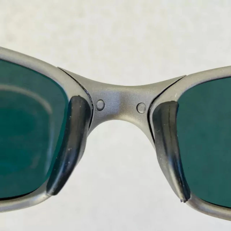 Pin de Clara em ROUPAS  Oculos oakley feminino, Óculos de sol