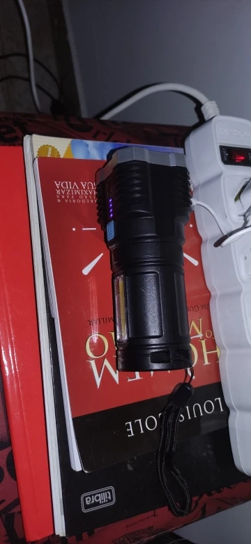 NEVERDIE STORE - Lanterna Led Prova Dágua 4 Núcleos Potente Usb Recarregável ENVIO RAPIDO PARA TODO O BRASIL photo review