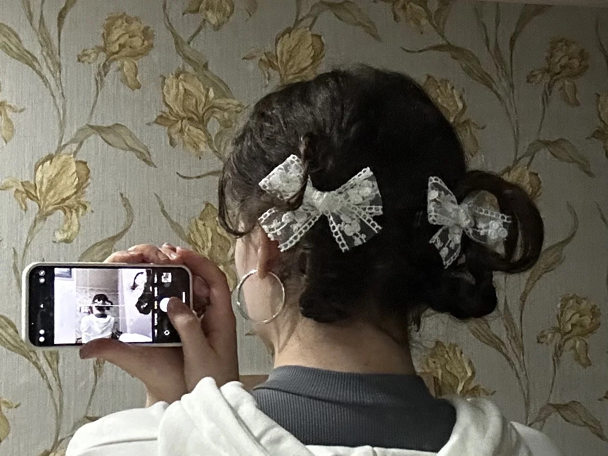 Cute 2Pcs/Set Solid Lace Cutout Bowknot Hair Clips photo review