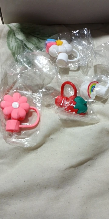 HYDORA Straw Charms