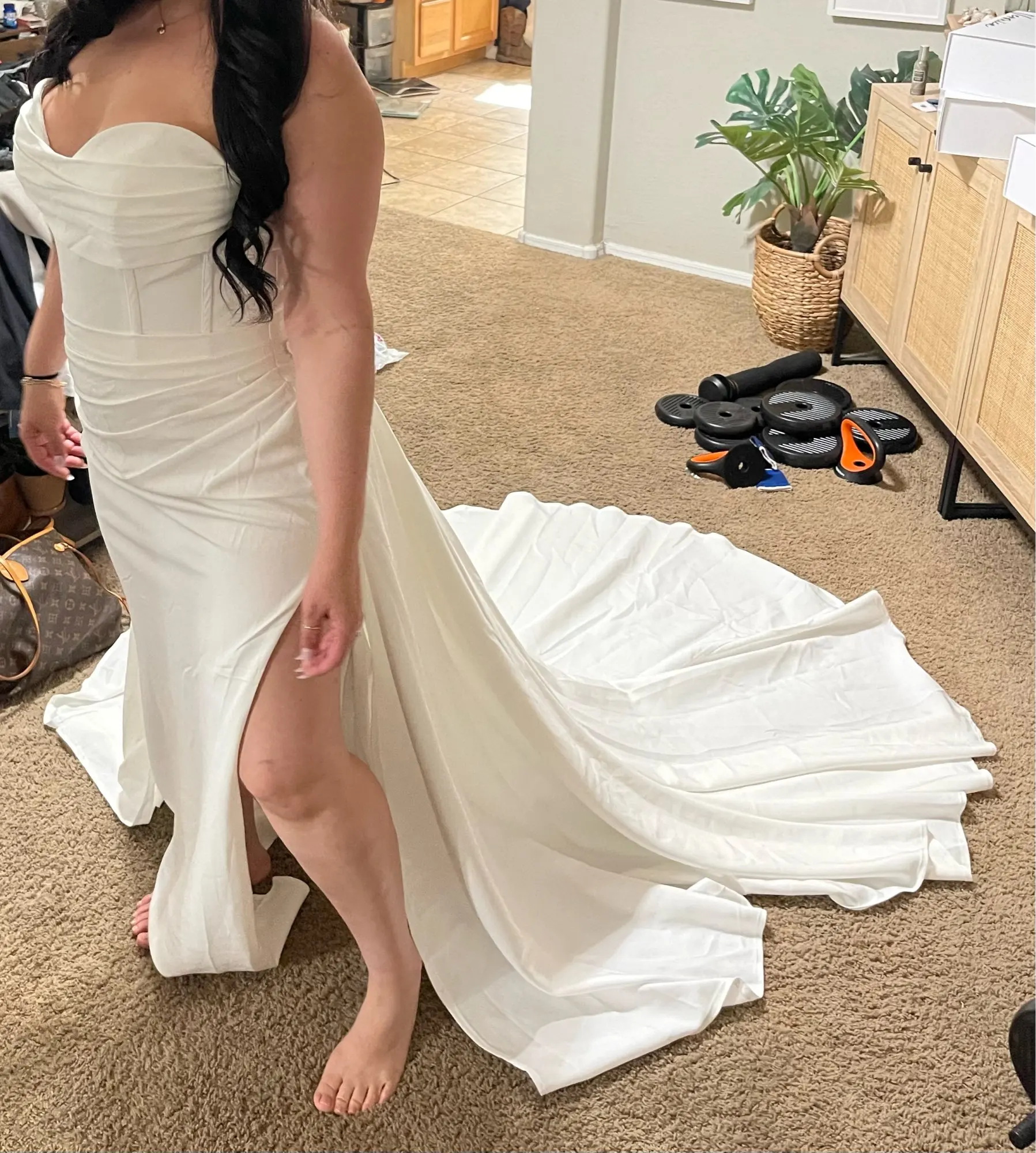 Elegant Sweetheart White Mermaid Slit Sweep Train Bride Dress with Sleeves