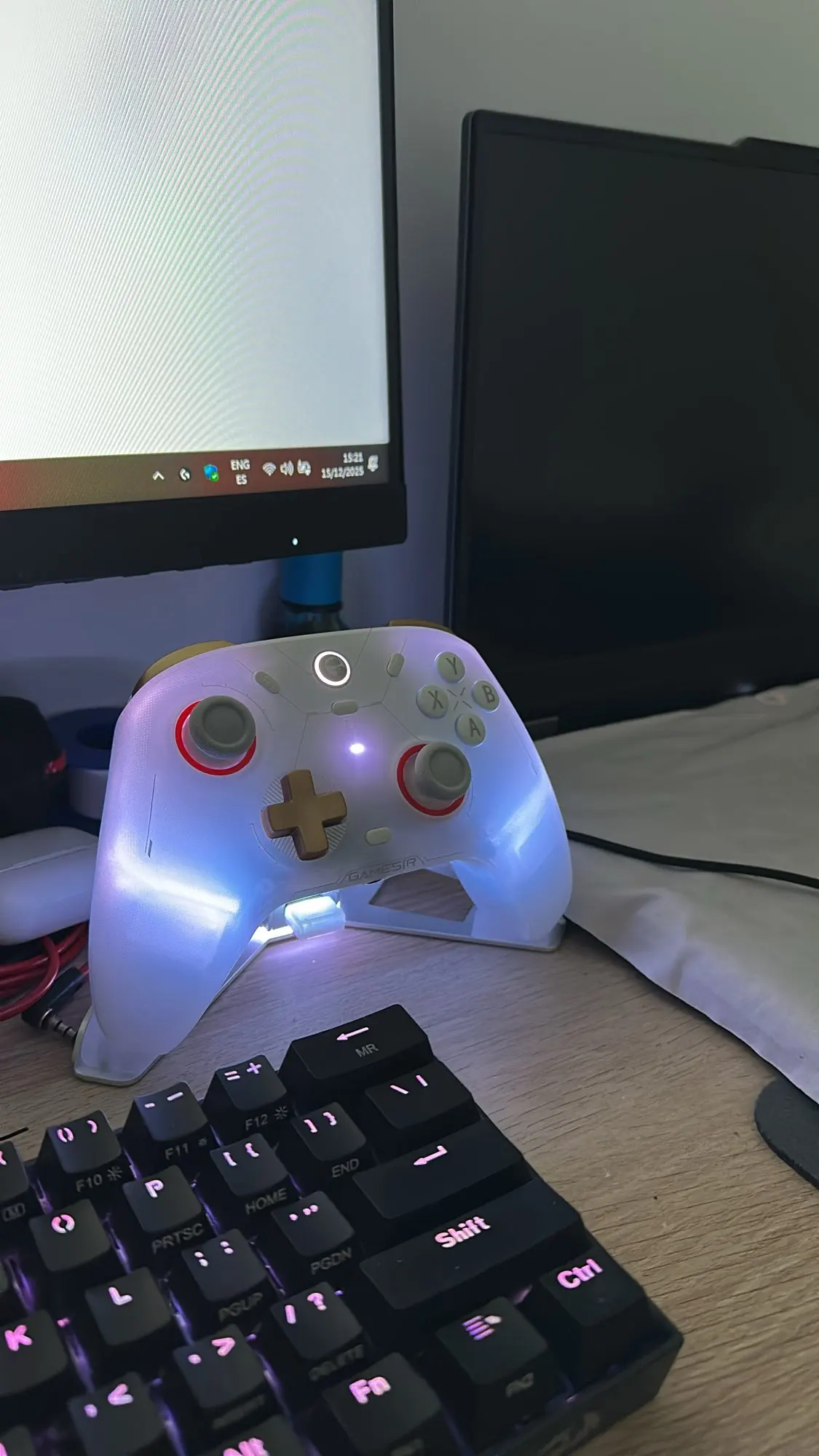 Controlador GameSir Cyclone 2 Wireless Pro, joysticks de efecto Hall, gamepad Bluetooth para Nintendo Switch, iPhone, Android y PC photo review