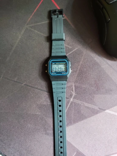 Sport LED Digital Watches for Men Simple Small Square Dial Electronic Watch Silicone Band photo review