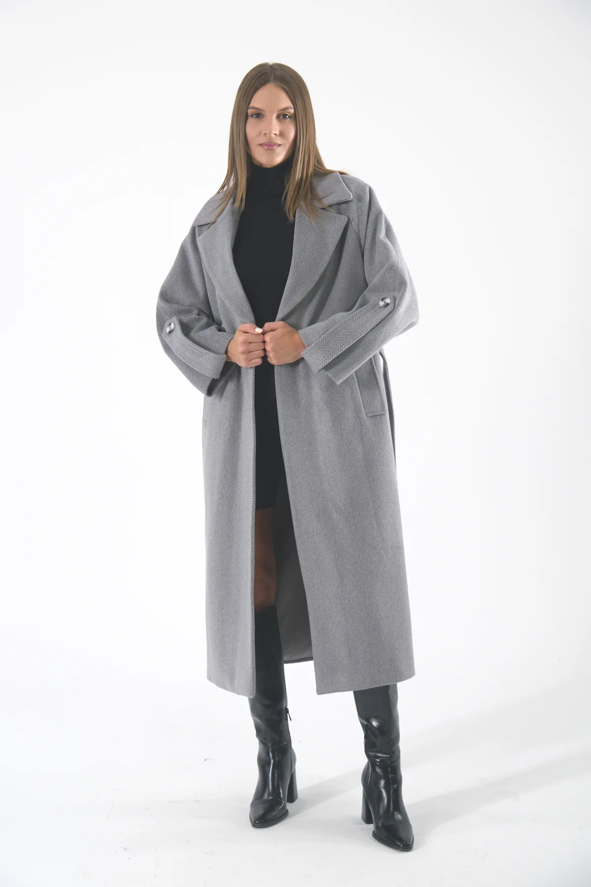 Женское пальто большого размера