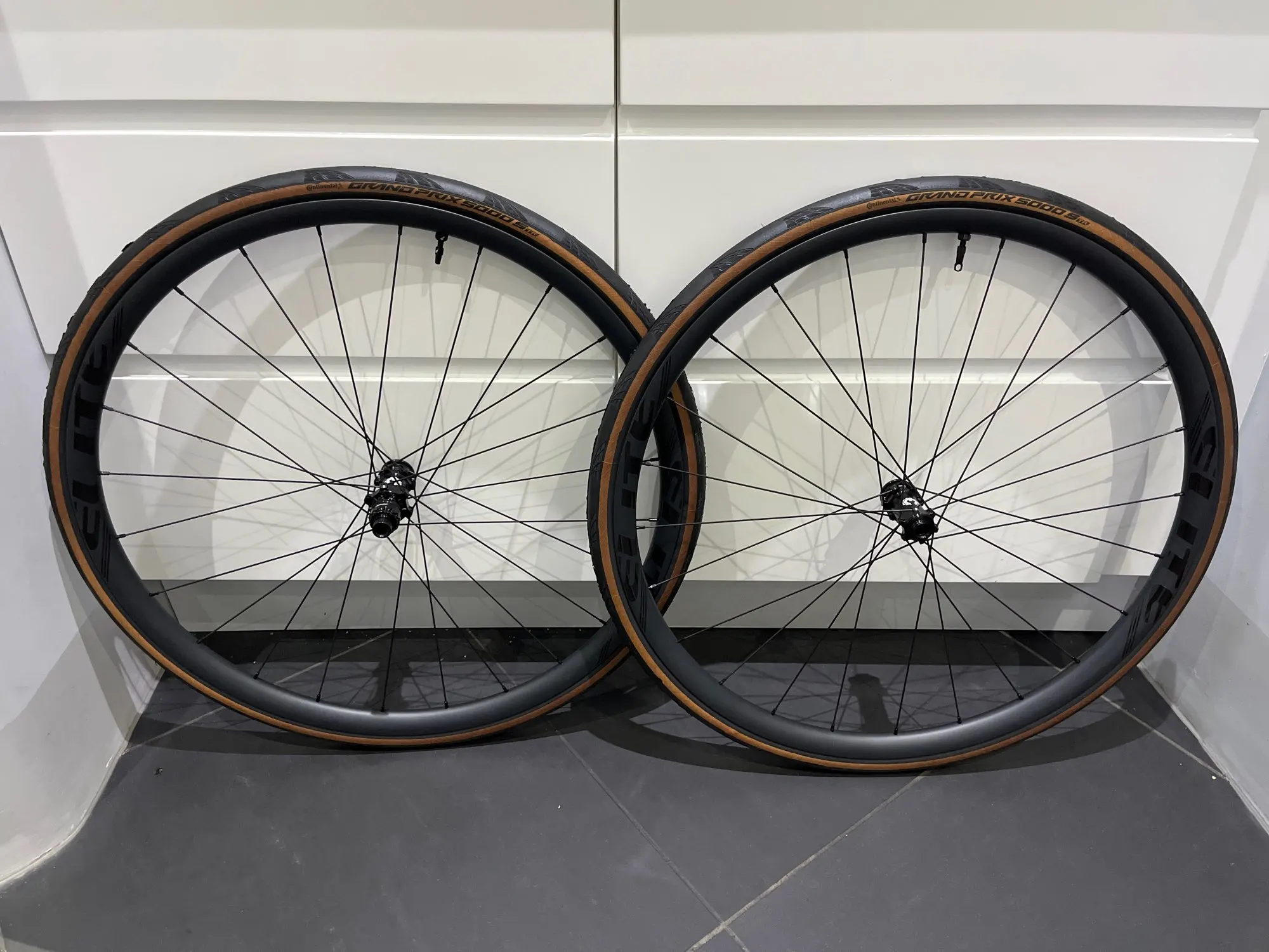 ELITEWHEELS EDGE 2.0 Gravel Wheels Ultralight 1260g 700C Carbon