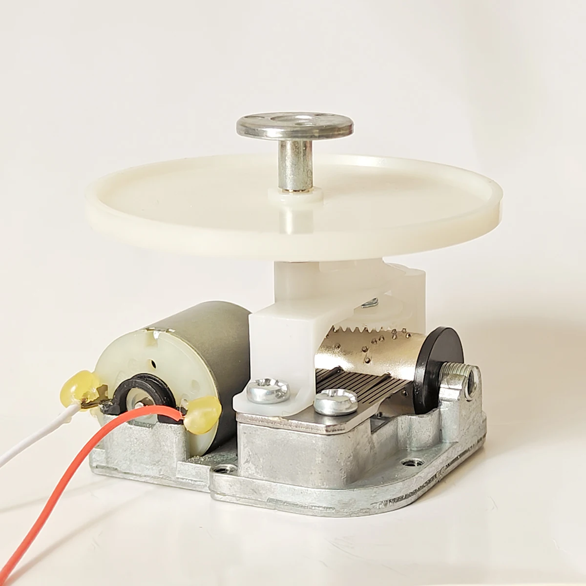 Electronic Music Box Mechanism With Rotating Shaft And Plate In Contrary Direction 1.5V
