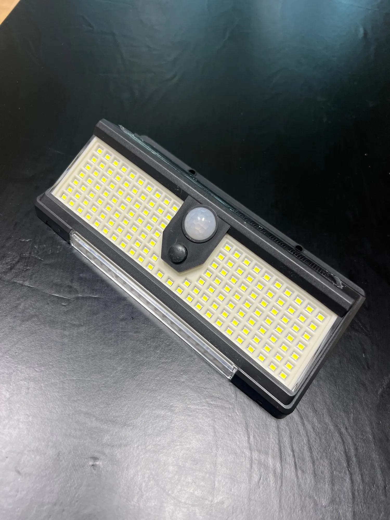 190led Solar Led Light Outdoor Garden Decoration Wall Lamp With 4 Mode IP65 Waterproof Solar Motion Sensor Light For Yard Door photo review