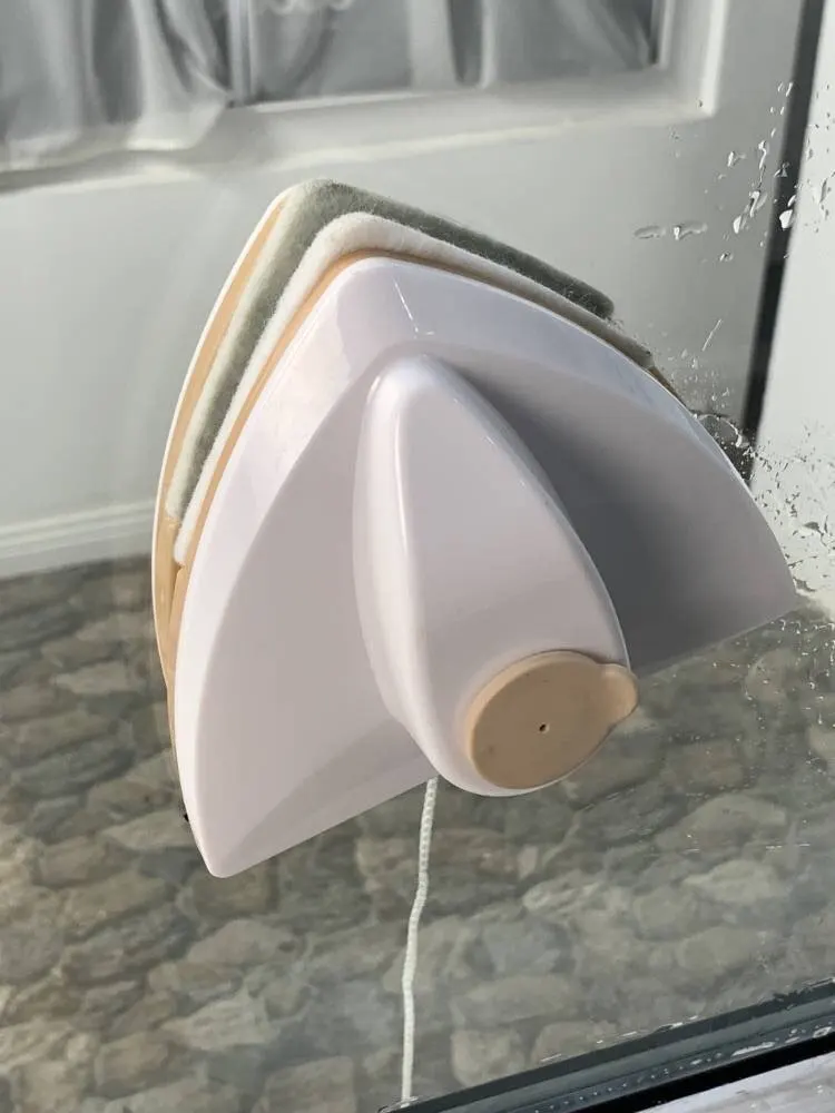 Attachment image review on Androf Mirror Cleaner