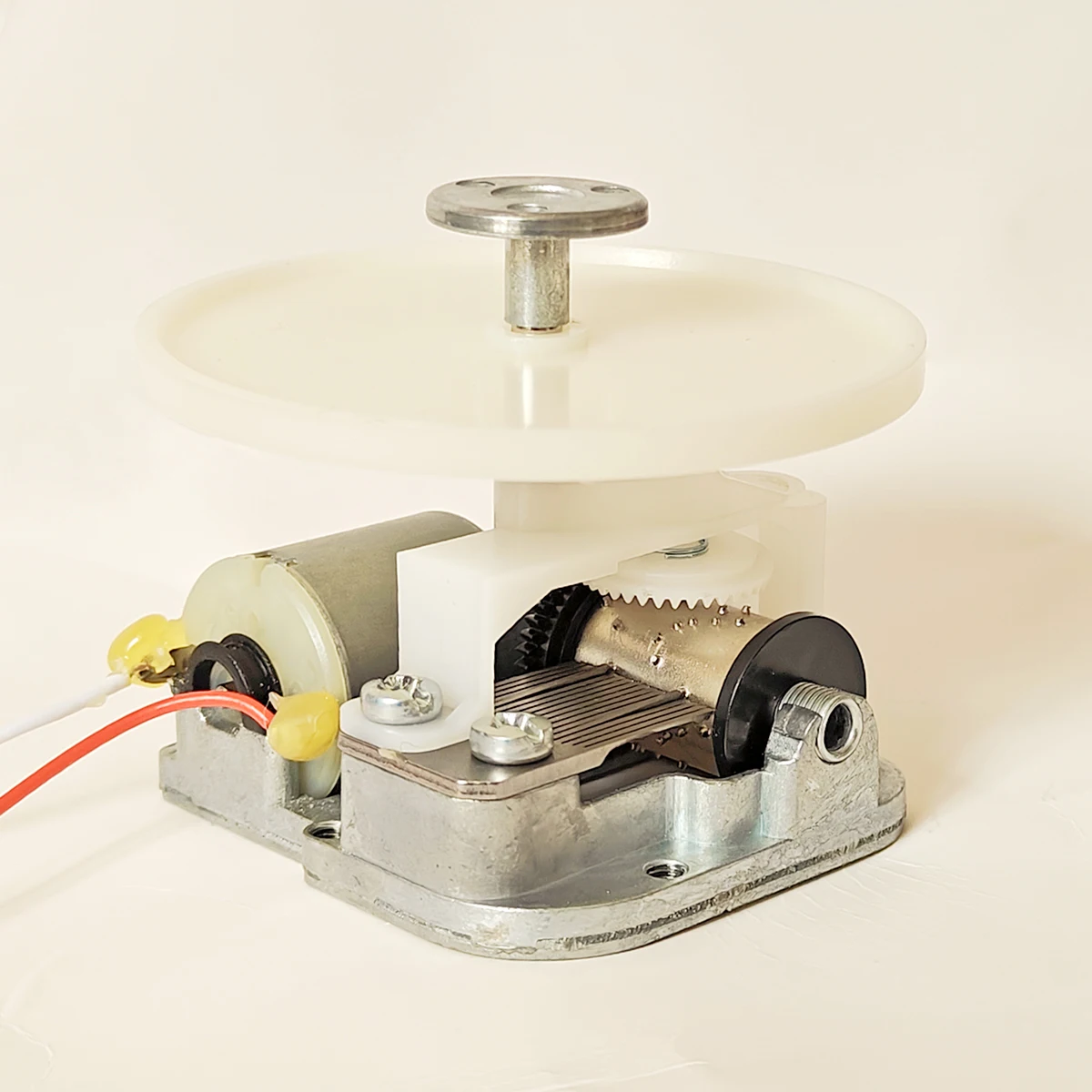 Electronic Music Box Mechanism With Rotating Shaft And Plate In Contrary Direction 1.5V