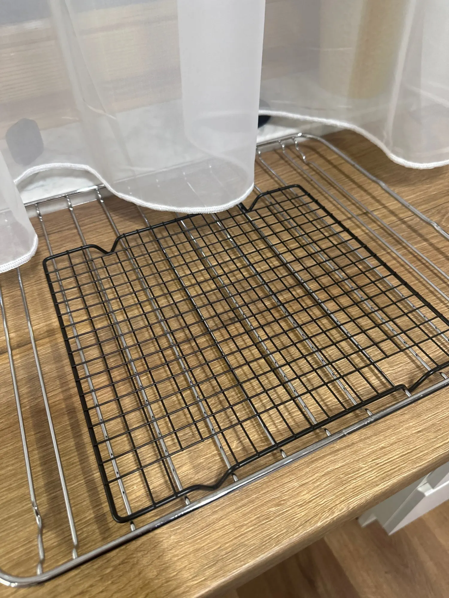 FAISDU 1pcs Single Layer Stainless Steel BBQ Bread Cake Cooling Rack Drip Dry Rack Cooling Grid Baking Pan Household Baking Tool photo review
