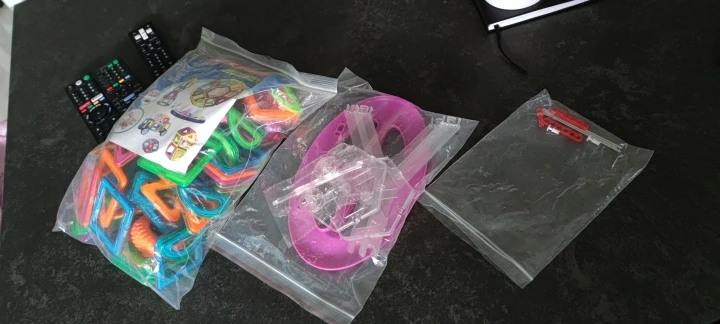 168 Magnet Bausteine - Konstruktionsspielzeug Set für kreative Designs photo review