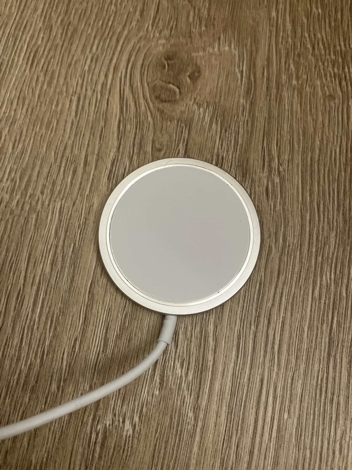Magnetic Wireless Charger Fast Charging Pad Stand With Type C Cable photo review