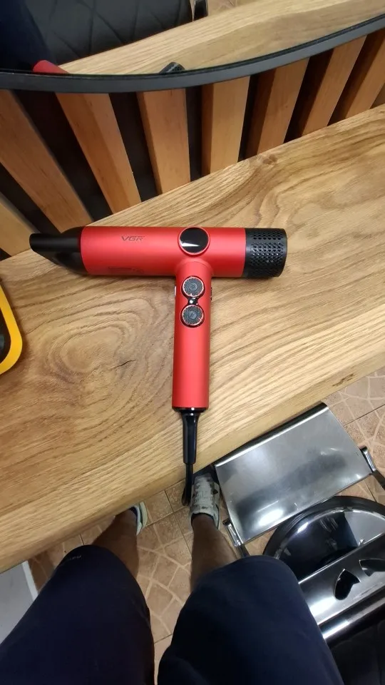 VGR Hair Dryers Professional Air Blower Negative Ion Hair Dryer 110000 RPM Hair Dryer Machine BLDC Motor Barber Salon V-401 photo review