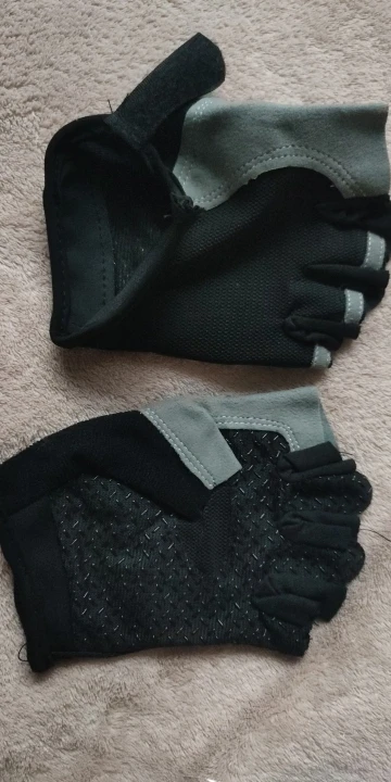 Cycling & Gym Gloves Half-Finger Breathable Anti-Slip Comfort Mitts photo review