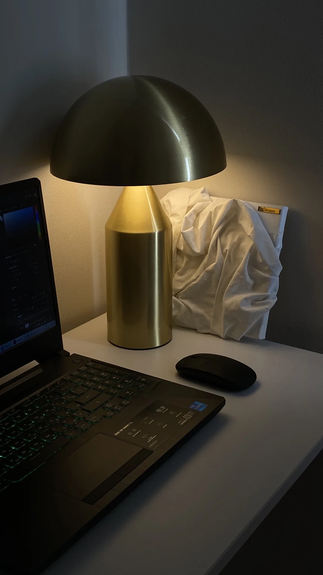 Recharge Glow: LED Table Lamp with Touch Switch, Perfect for Bedroom, Dining, and Hotel Bedside Elegance photo review