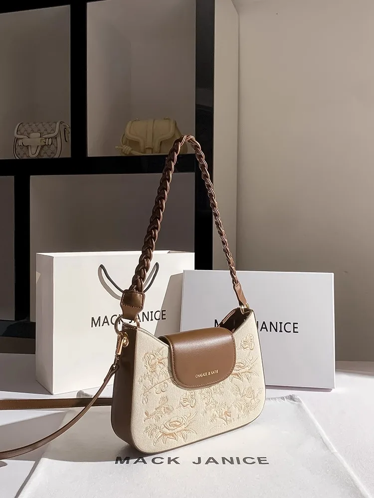 تقديم حقيبة كتف مزينة بالزهور لعام 2025، مصممة بجو...