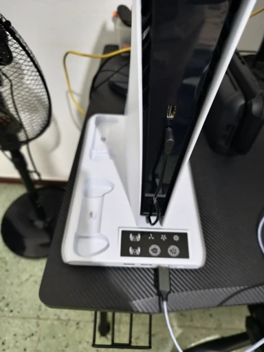 Soporte para PS5/PS5 Slim/PS5 Pro con gancho para auriculares, soporte de refrigeración y estación de carga de controlador para PS5 con ventilador de refrigeración de 3 niveles photo review