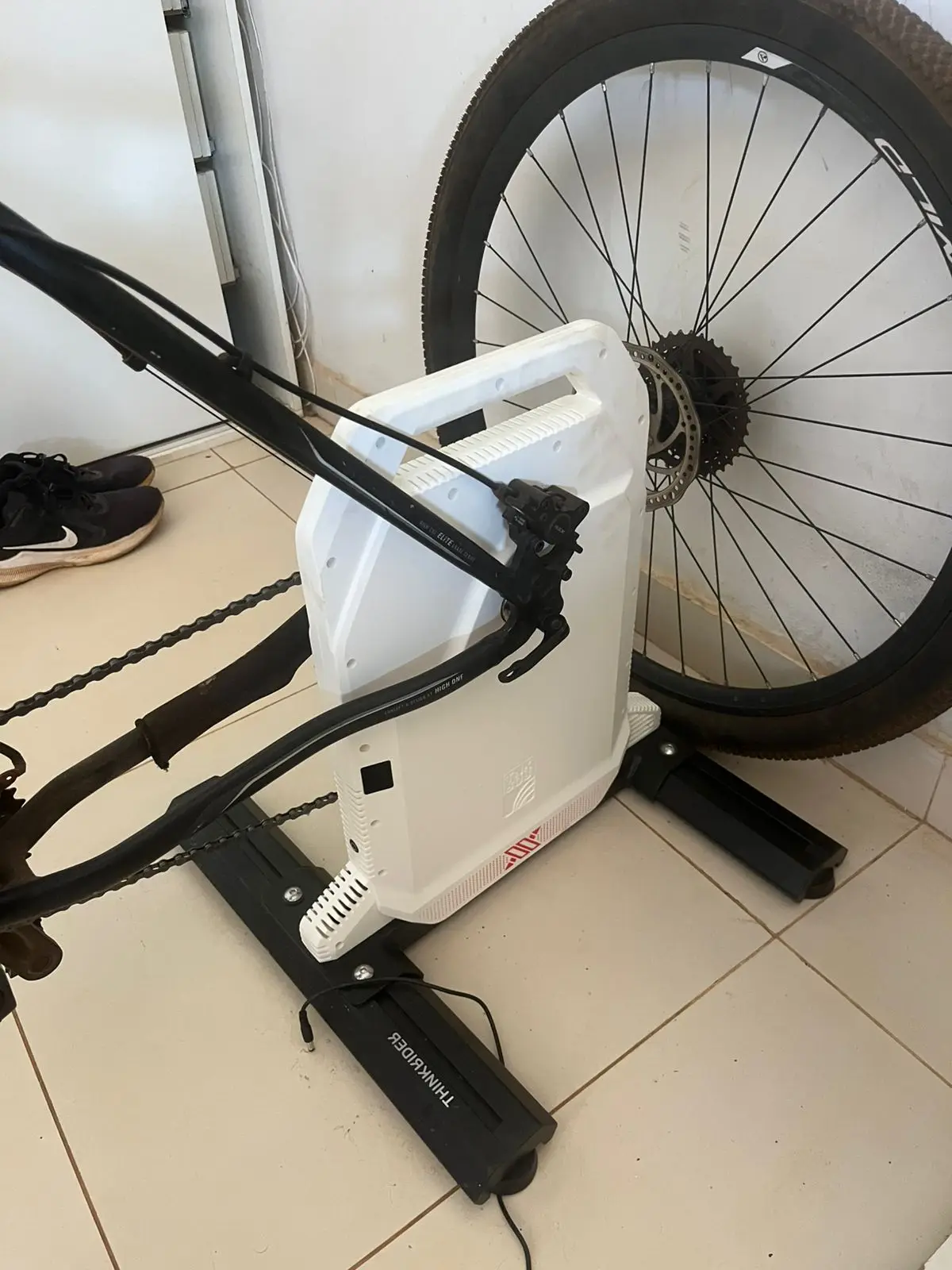 ThinkRider XXPRO ダイレクトドライブ スマート バイク トレーナー