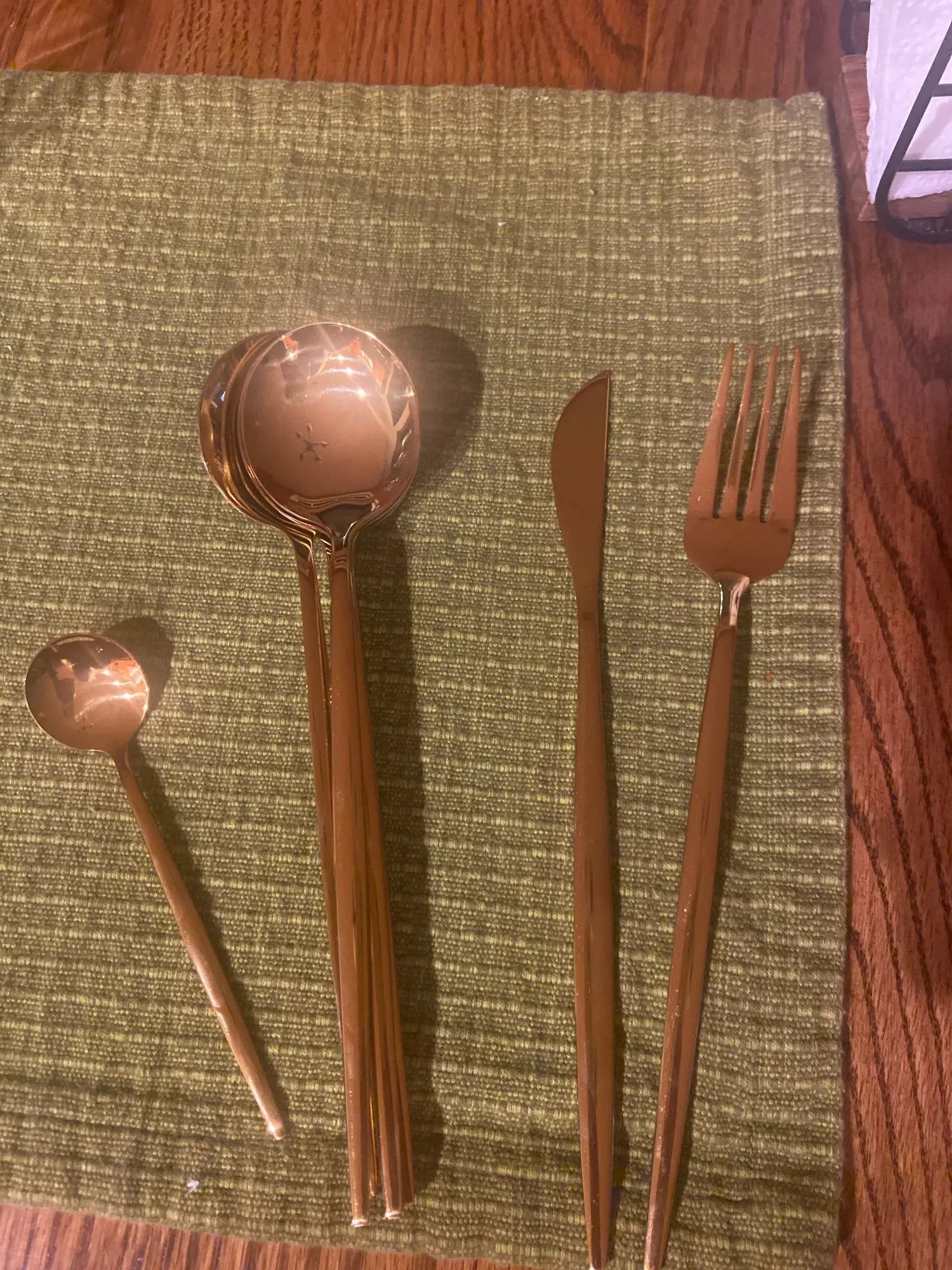 Elegance in Gold: 24-Piece Stainless Steel Dinnerware Set photo review