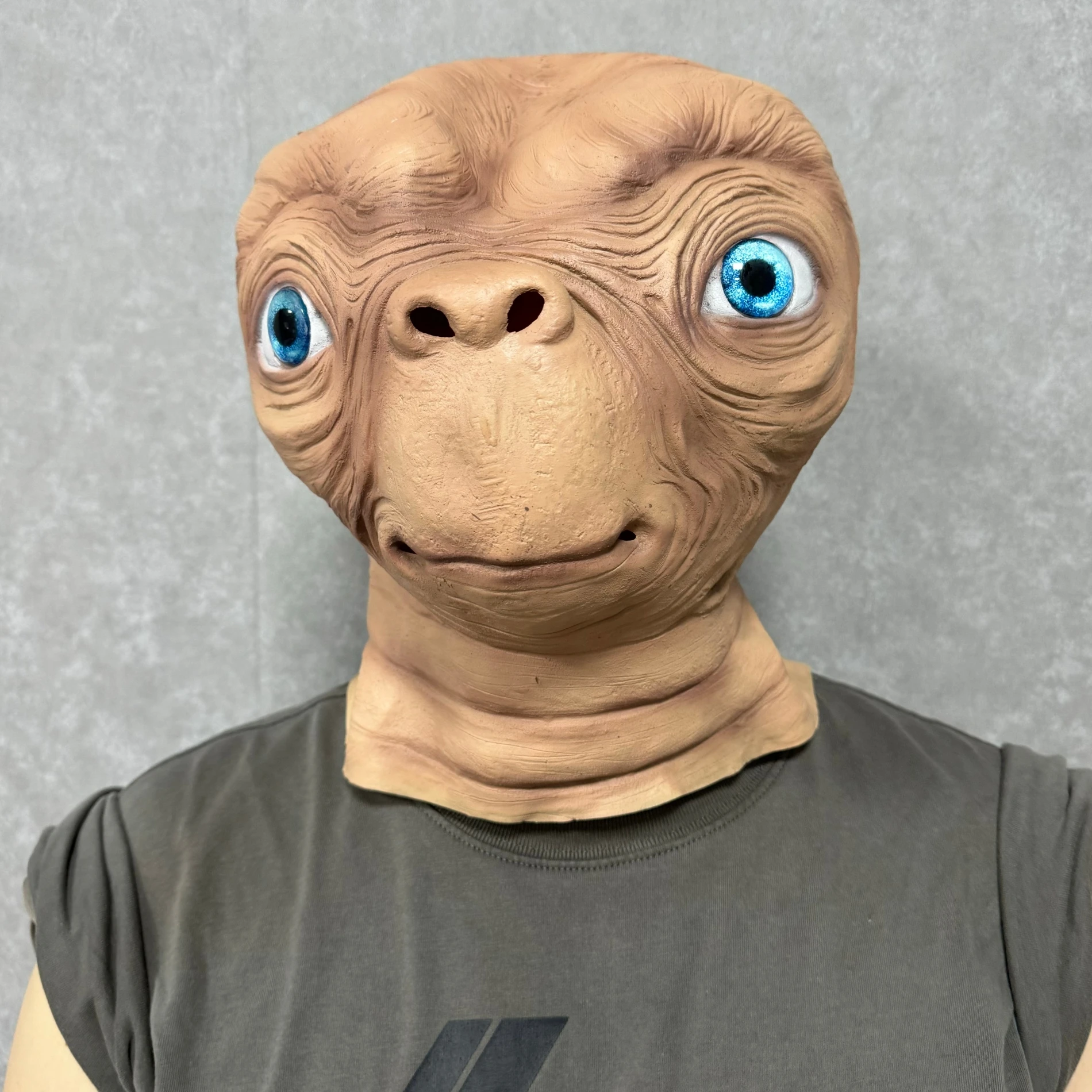 Realistische Alien ET Vollkopf-Latexmaske, große blaue Augen, Sci-Fi-Cosplay-Kostüm, Maske für Halloween, Party, Festival, Erwachsene Requisiten – Detail 11