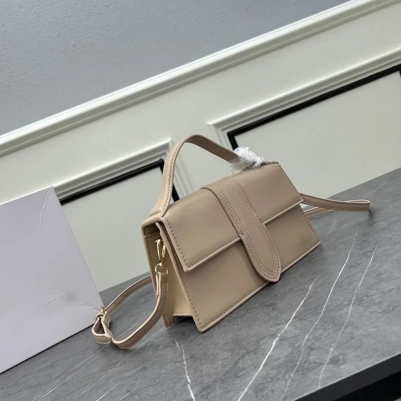 

2023 New Luxury Leather Designer Handbag Crossbody bags Fashion Tote Purse Women's Shoulder Bag Popular Crossbody Flap Bag Beige