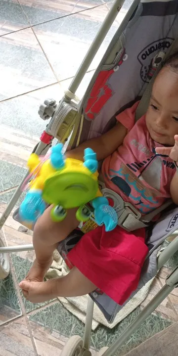 Brinquedo Caranguejo Fujão Musical Som Luz E Movimento photo review