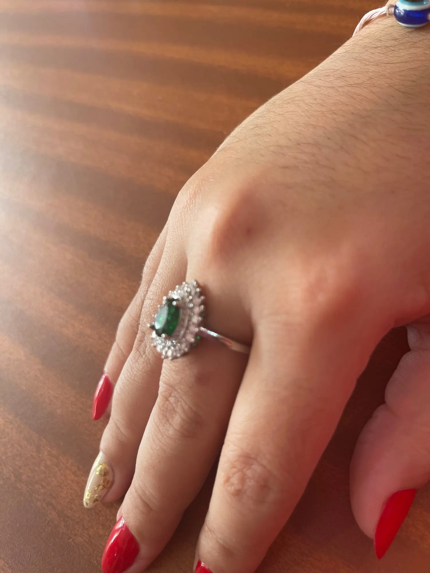 Lyxiga kvinnors fingerringar för fest Ljusgröna Päronformade Kristall Noble Lady Vintagestil Tillbehör Underbar present photo review